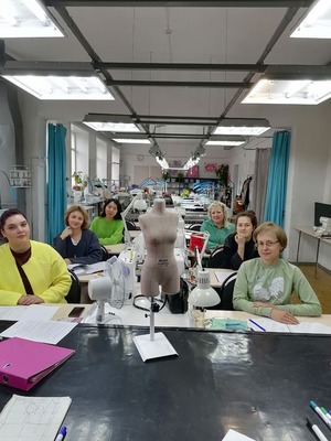 Курсы по шитью. Осенний поток в «Швейном холле»