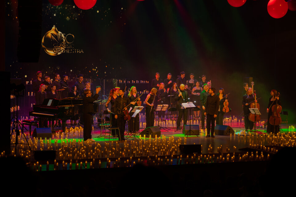 Neo Classic Orchestra. Мировые хиты неоклассики. 3000 свечей и хор