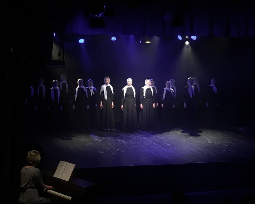 Помните! Через века, через года — помните!