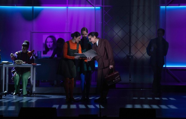 Спектакль «Служебный роман»