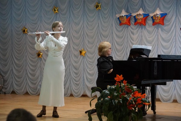 Концерт преподавателей и учащихся Детской школы искусств №8 посвященный Дню Матери