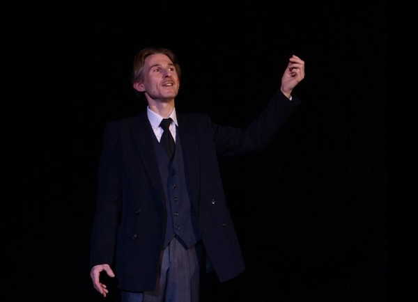 Творческий вечер Антона Лухнёва «Шерше ля фам»