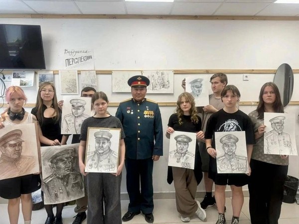 Чтим Героев